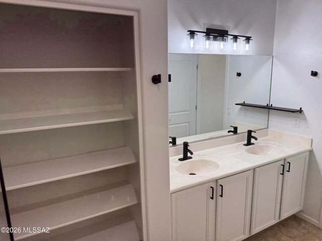 2028 E River Rd Unit 203, Tucson, AZ 85718