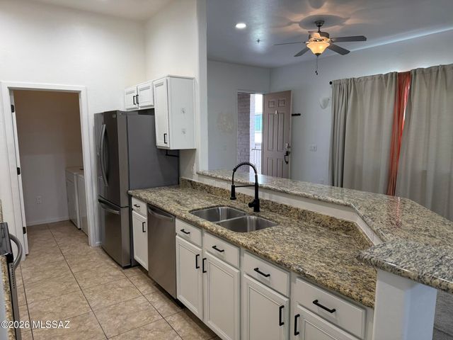 2028 E River Rd Unit 203, Tucson, AZ 85718