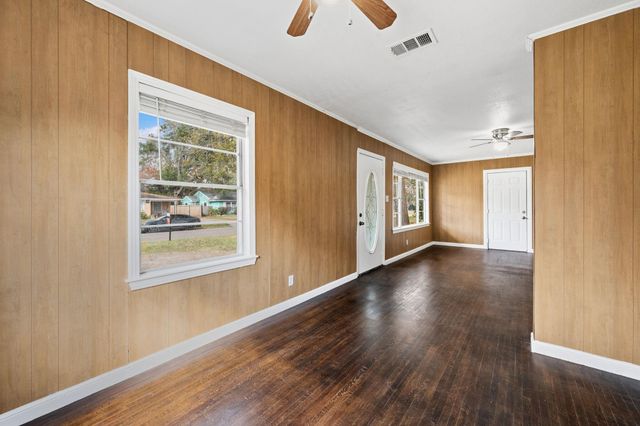 8044 Wier Drive, Houston, TX 77017