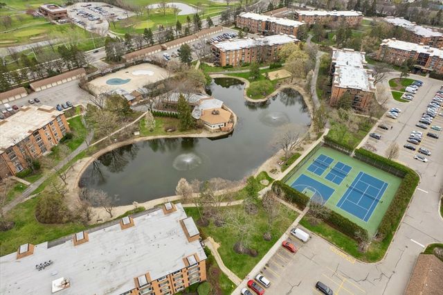1117 S OLD WILKE Road 402, Arlington Heights, IL 60005