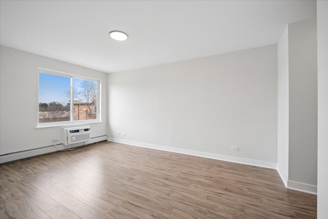 1117 S OLD WILKE Road 402, Arlington Heights, IL 60005