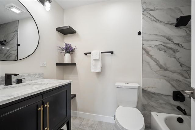 1117 S OLD WILKE Road 402, Arlington Heights, IL 60005