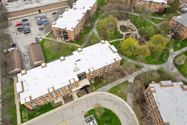 1117 S OLD WILKE Road 402, Arlington Heights, IL 60005