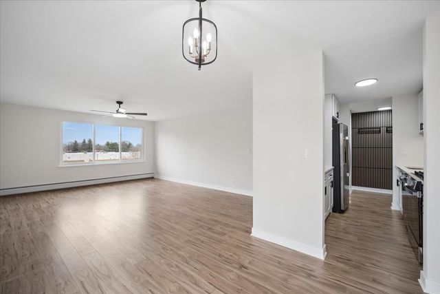 1117 S OLD WILKE Road 402, Arlington Heights, IL 60005