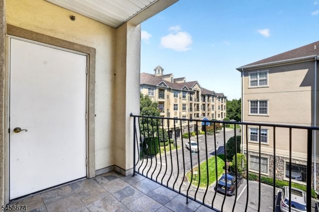 8202 Harcourt Rd, Clifton City, NJ 07013