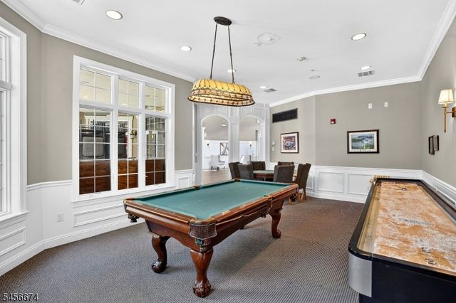 8202 Harcourt Rd, Clifton City, NJ 07013