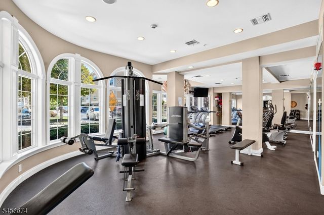 8202 Harcourt Rd, Clifton City, NJ 07013