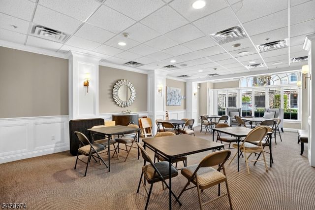 8202 Harcourt Rd, Clifton City, NJ 07013