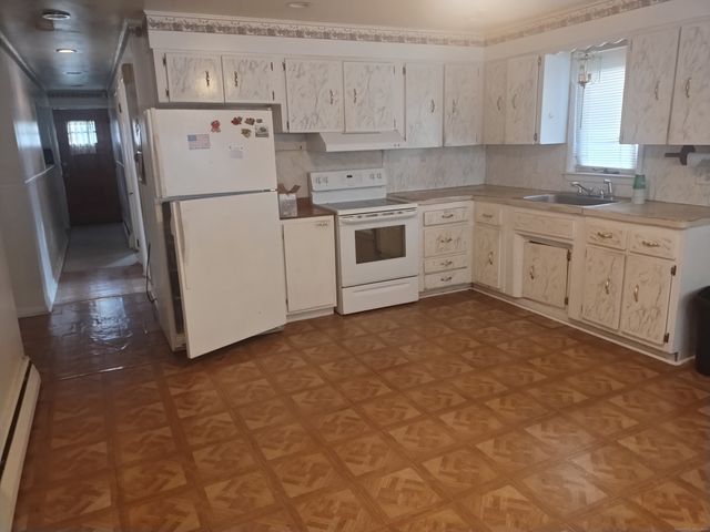 58 Auburn Street, Stratford, CT 06614