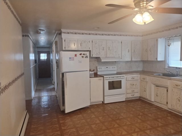 58 Auburn Street, Stratford, CT 06614