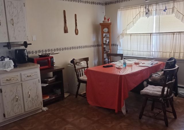 58 Auburn Street, Stratford, CT 06614