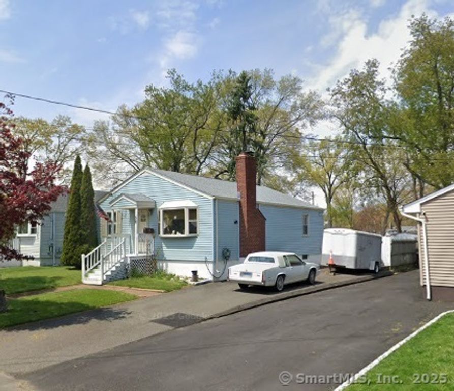 58 Auburn Street, Stratford, CT 06614