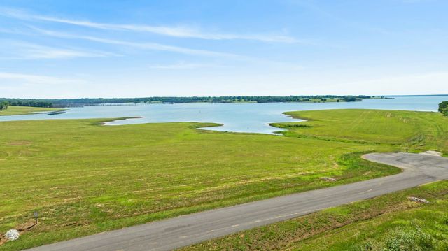 623 Lakeshore Terrace, Windom, TX 75492