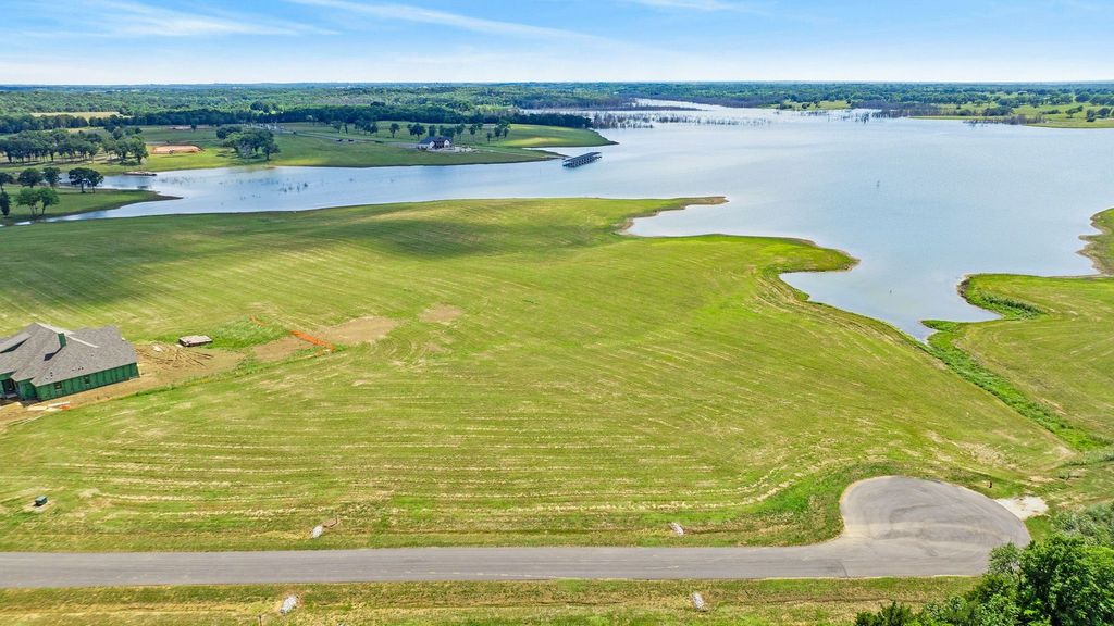 623 Lakeshore Terrace, Windom, TX 75492
