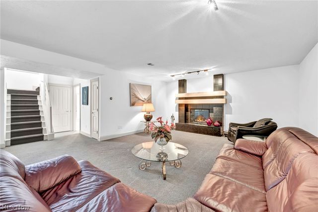 8709 Deer Creek Drive, Broadview Heights, OH 44147