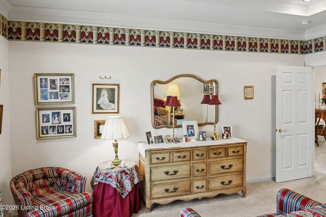 8126 Saint Andrews Village Dr, Louisville, KY 40241