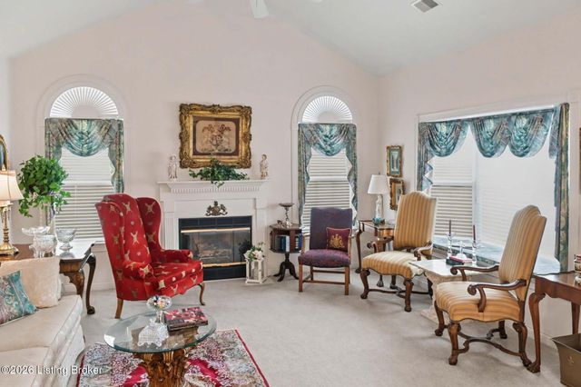 8126 Saint Andrews Village Dr, Louisville, KY 40241