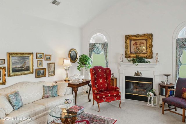 8126 Saint Andrews Village Dr, Louisville, KY 40241