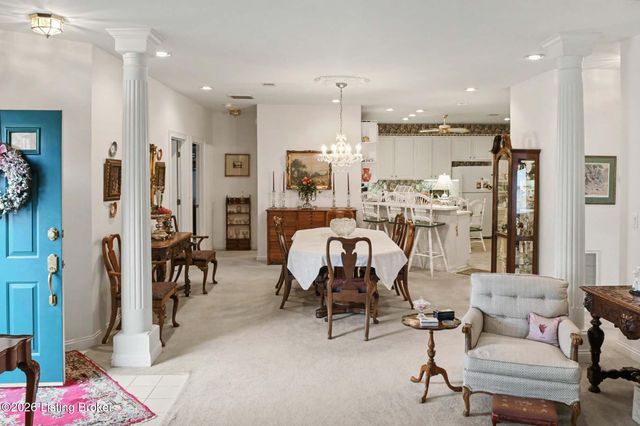 8126 Saint Andrews Village Dr, Louisville, KY 40241