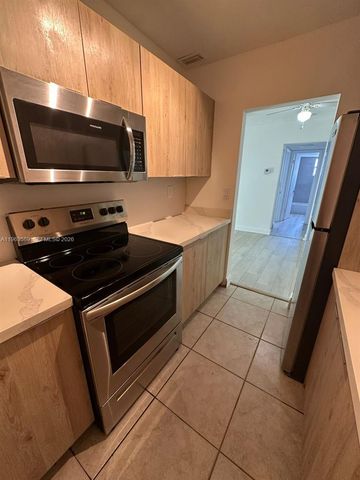 2008 N Jackson St B4, Hollywood, FL 33020