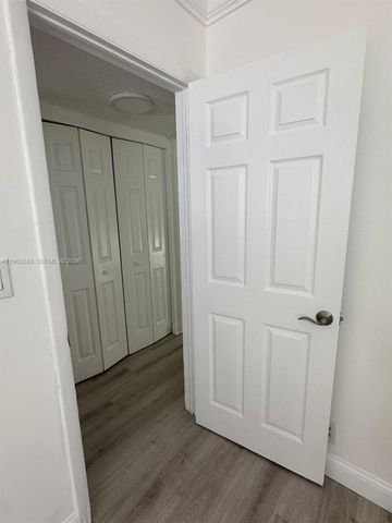 2008 N Jackson St B4, Hollywood, FL 33020