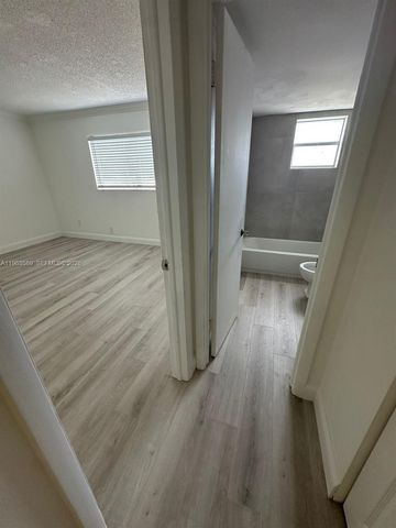 2008 N Jackson St B4, Hollywood, FL 33020