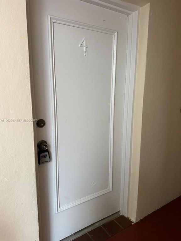 2008 N Jackson St B4, Hollywood, FL 33020