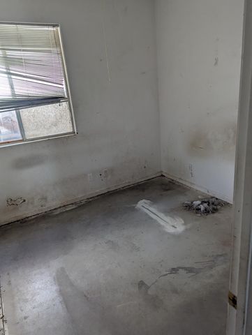 7711 N Ivanhoe Avenue, Fresno, CA 93722