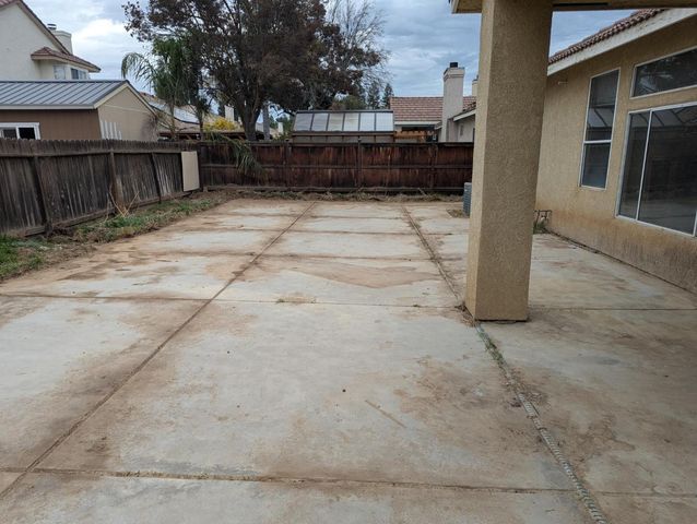 7711 N Ivanhoe Avenue, Fresno, CA 93722