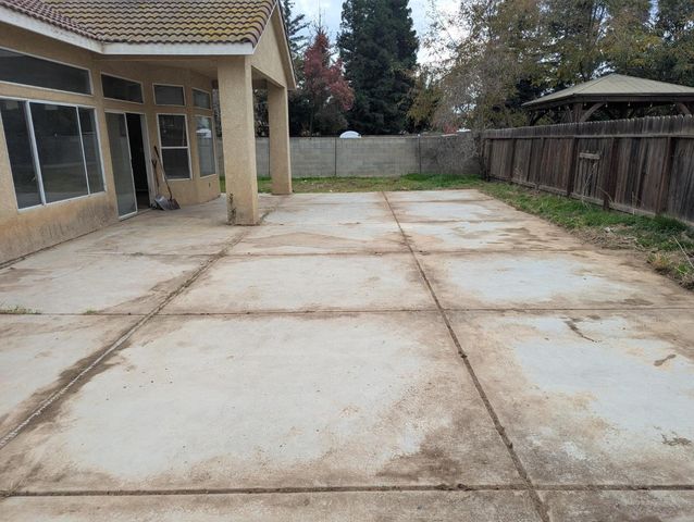 7711 N Ivanhoe Avenue, Fresno, CA 93722