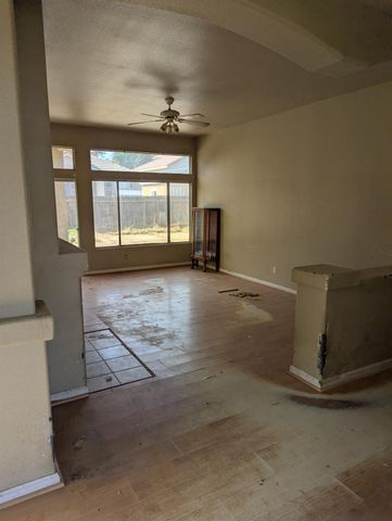 7711 N Ivanhoe Avenue, Fresno, CA 93722