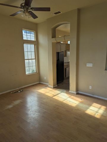 7711 N Ivanhoe Avenue, Fresno, CA 93722