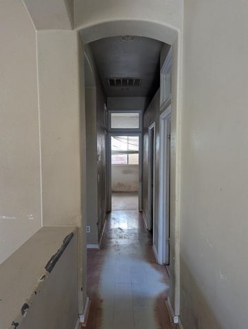 7711 N Ivanhoe Avenue, Fresno, CA 93722