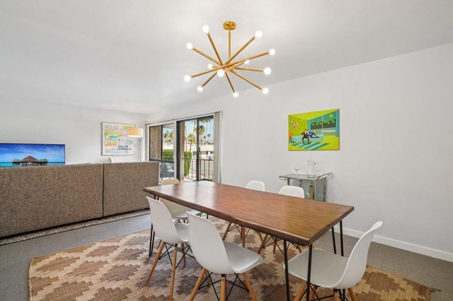 2727 S Sierra Madre 5, Palm Springs, CA 92264