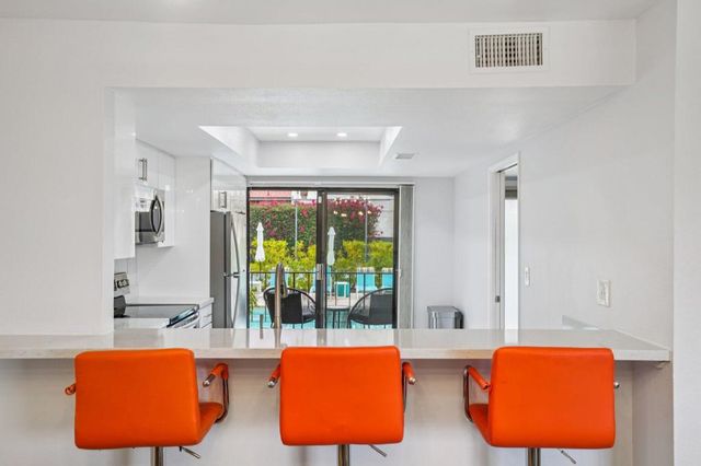 2727 S Sierra Madre 5, Palm Springs, CA 92264