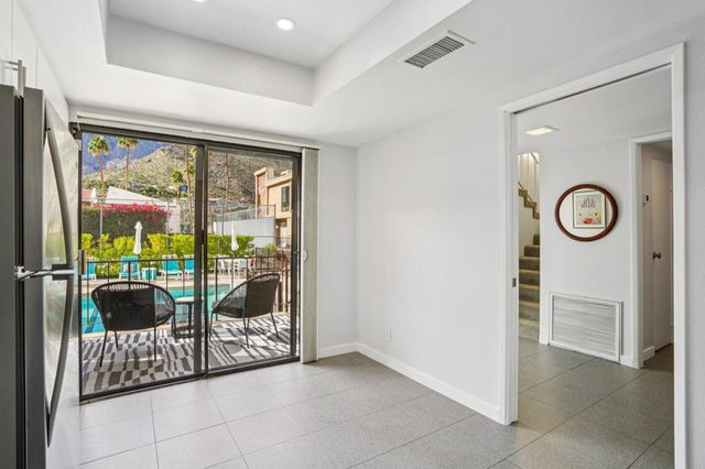 2727 S Sierra Madre 5, Palm Springs, CA 92264