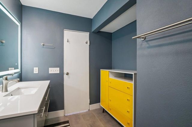 2727 S Sierra Madre 5, Palm Springs, CA 92264