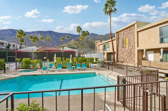 2727 S Sierra Madre 5, Palm Springs, CA 92264