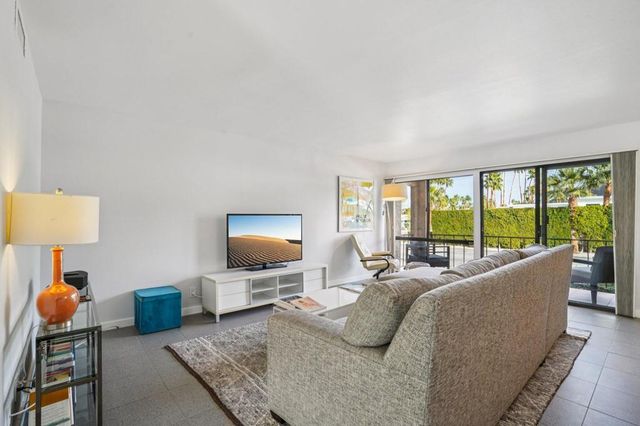 2727 S Sierra Madre 5, Palm Springs, CA 92264