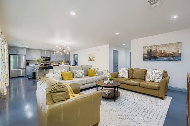 2322 Pall Mall Avenue, Dallas, TX 75241
