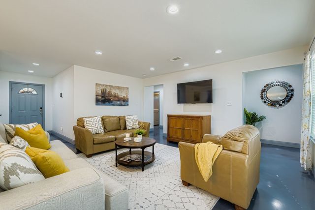 2322 Pall Mall Avenue, Dallas, TX 75241