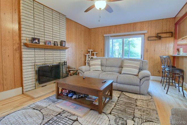 39175 PARKHURST Street, Livonia, MI 48154