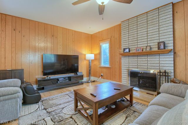 39175 PARKHURST Street, Livonia, MI 48154