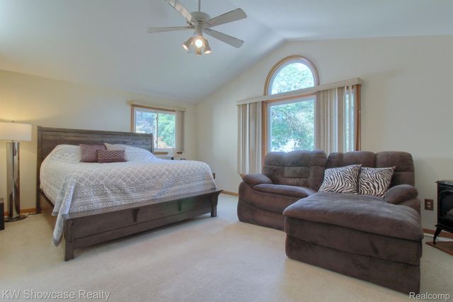 39175 PARKHURST Street, Livonia, MI 48154