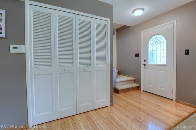 39175 PARKHURST Street, Livonia, MI 48154