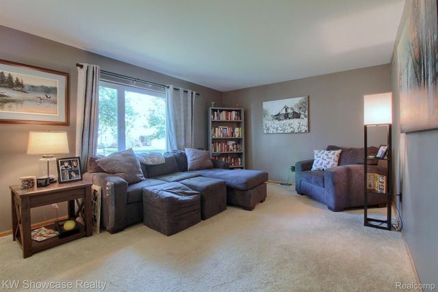 39175 PARKHURST Street, Livonia, MI 48154