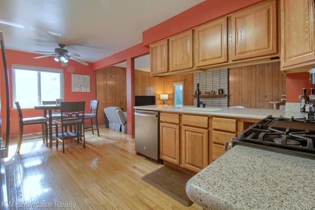 39175 PARKHURST Street, Livonia, MI 48154