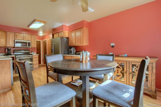 39175 PARKHURST Street, Livonia, MI 48154