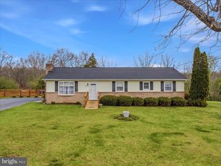 1172 THREE RUN RD, Bunker Hill, WV 25413