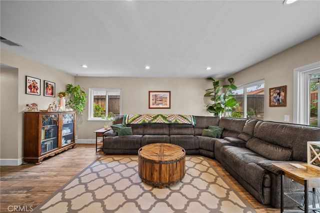 2978 Stacy Drive, Simi Valley, CA 93063